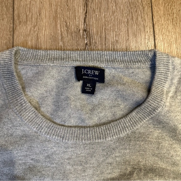 JCrew cotton sweatshirt size XL, Christmas sweater with tree on a station wagon - Picture 3 of 3